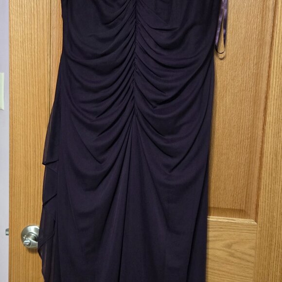 Escape Beaded Mesh  Gown, Size 18, Purple - Picture 2 of 3